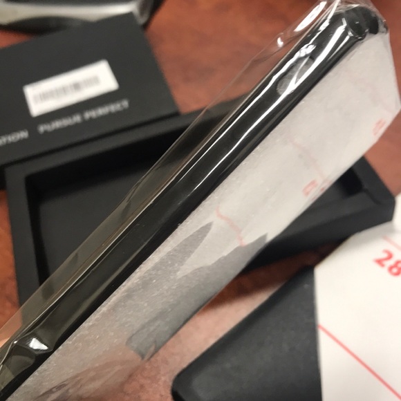 Wooden iPhone X case - Picture 3 of 4